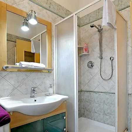 Apartment Sweet Frinco